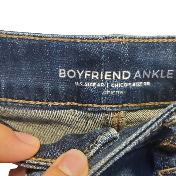 Chico's Womens Boyfriend Ankle Jeans Blue With Emblish Gold Ends Size 4R - Picture 6 of 11